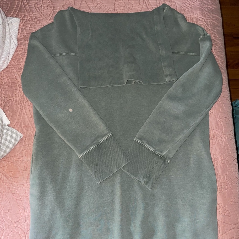 URBAN OUTFITTERS TURTLE NECK SWEATSHIRT DRESS WITH POCKETS